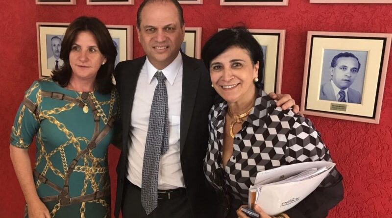 Deputada Federal Carmen Zanotto, que já foi enfermeira, e sabe dos desafios de administrar a saúde, o Ministro da Saúde, Ricardo Barros, e a Secretária de Saúde de Canelinha, Neli Ferreira.